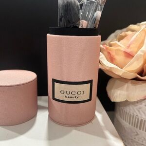 Gucci Beauty Pink Cylinder Make up brush Organizer + Four Make up brushes